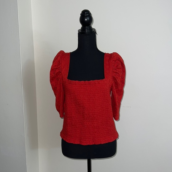 🆕LOFT Red Smoked Eyelit Puff Sleeve Top - Size L - Picture 2 of 5